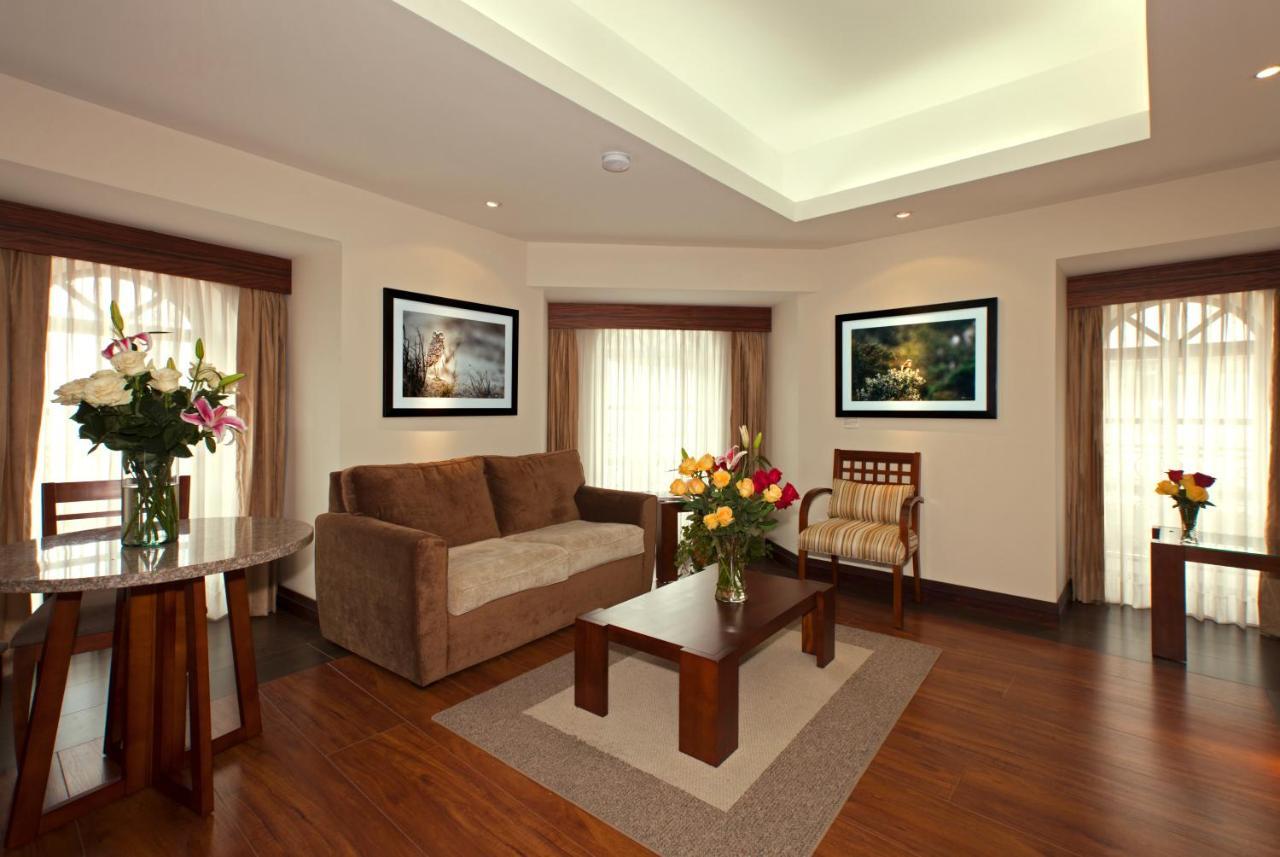 Parc Royale Suites Hotel Cuenca Ngoại thất bức ảnh