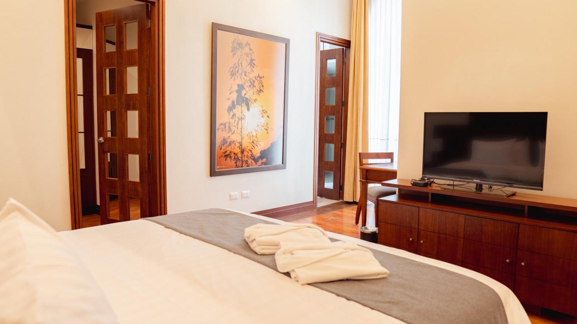 Parc Royale Suites Hotel Cuenca Ngoại thất bức ảnh