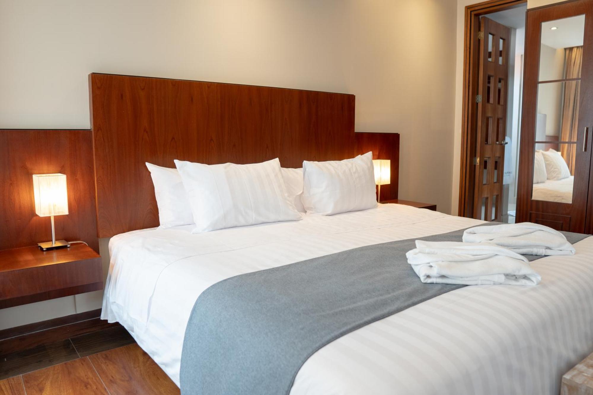 Parc Royale Suites Hotel Cuenca Ngoại thất bức ảnh