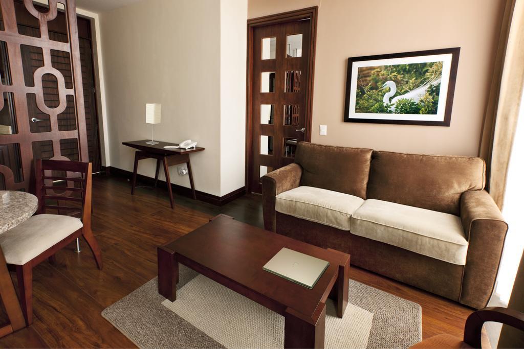 Parc Royale Suites Hotel Cuenca Ngoại thất bức ảnh