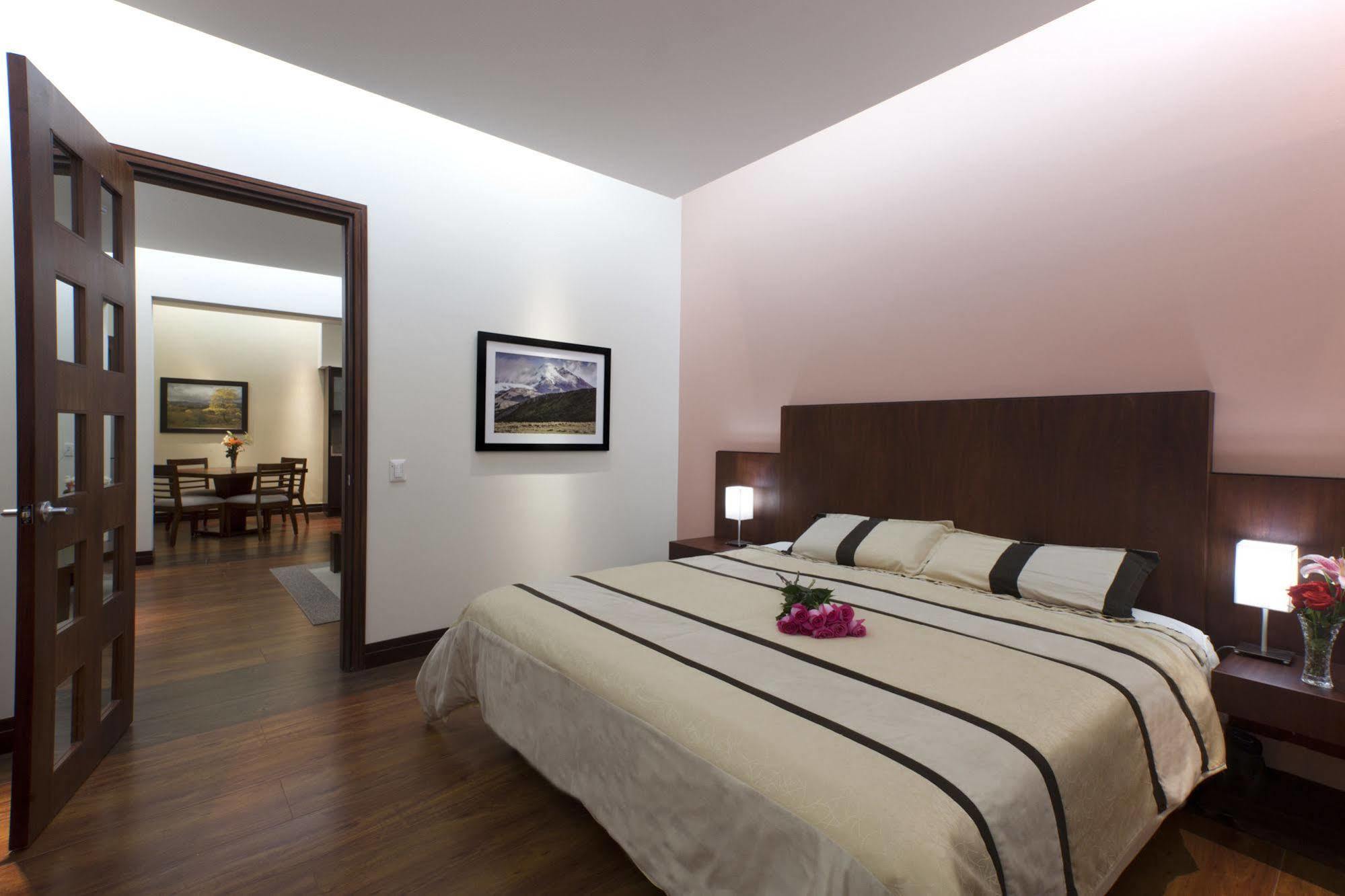 Parc Royale Suites Hotel Cuenca Ngoại thất bức ảnh